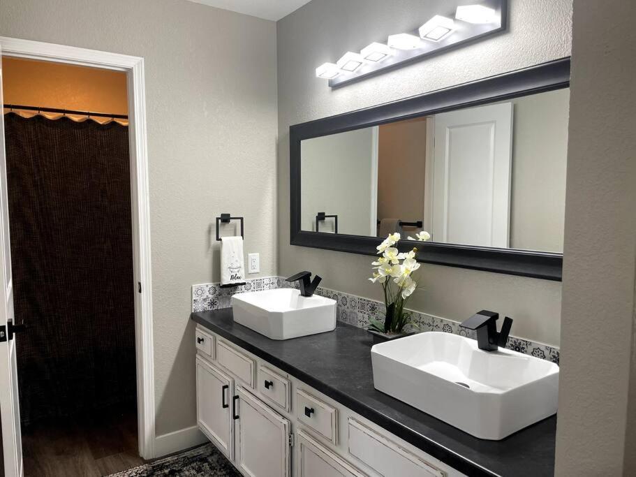 New Remodeled Luxury Condo By The Lake, No Stairs! Branson Exterior foto