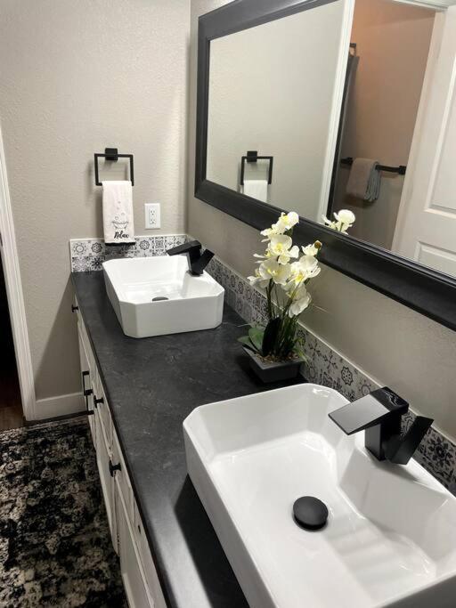 New Remodeled Luxury Condo By The Lake, No Stairs! Branson Exterior foto